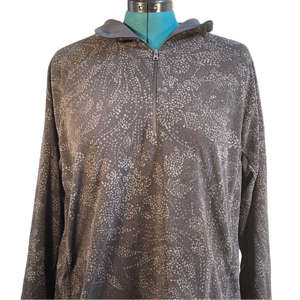 Brand new Columbia fleece pullover, white on black. Never worn!